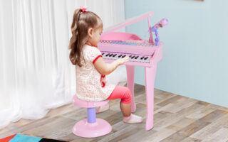 pink toy piano play set from Aosom.com